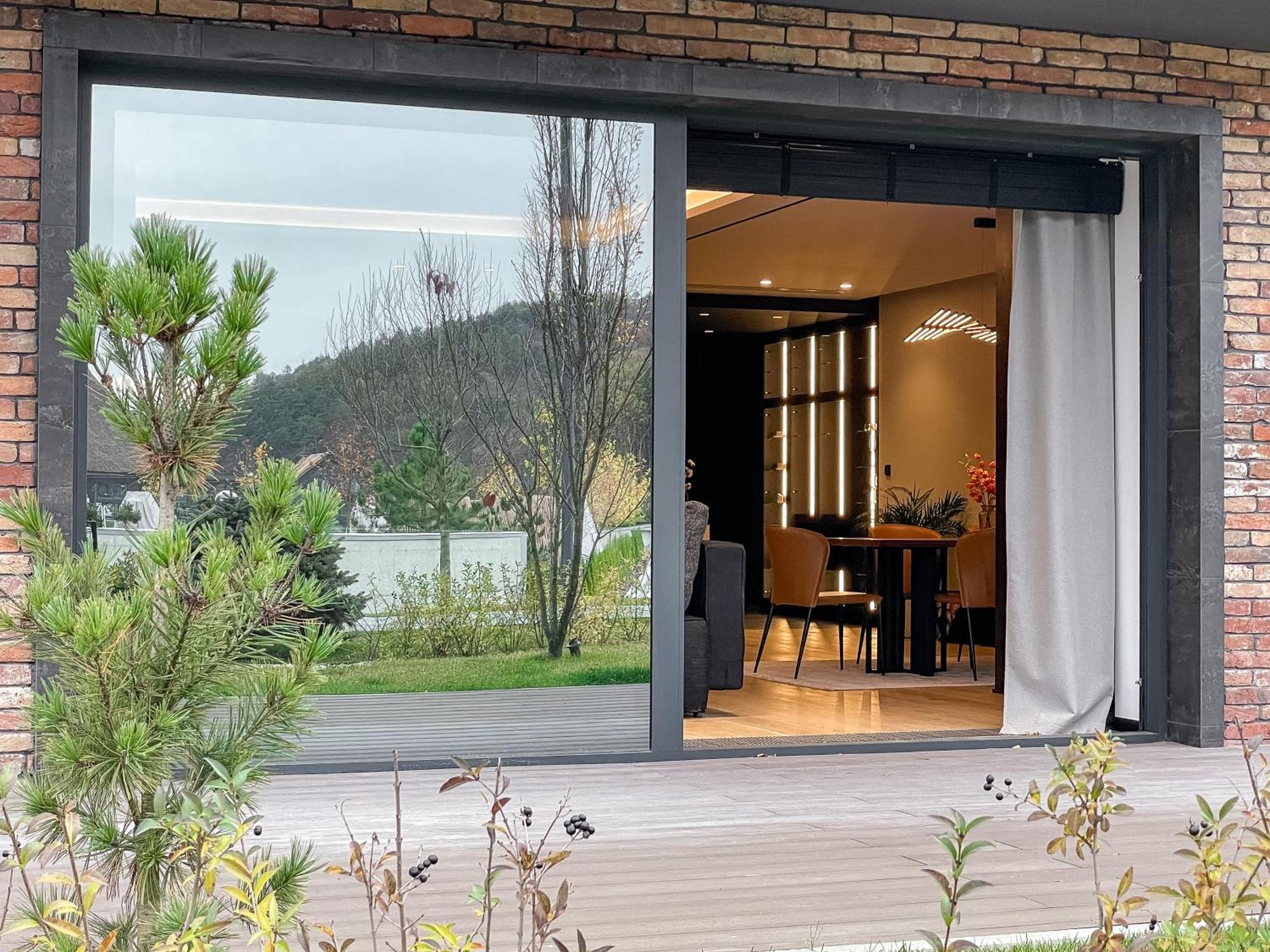 Two-Bedroom House,1539725863:JPEG